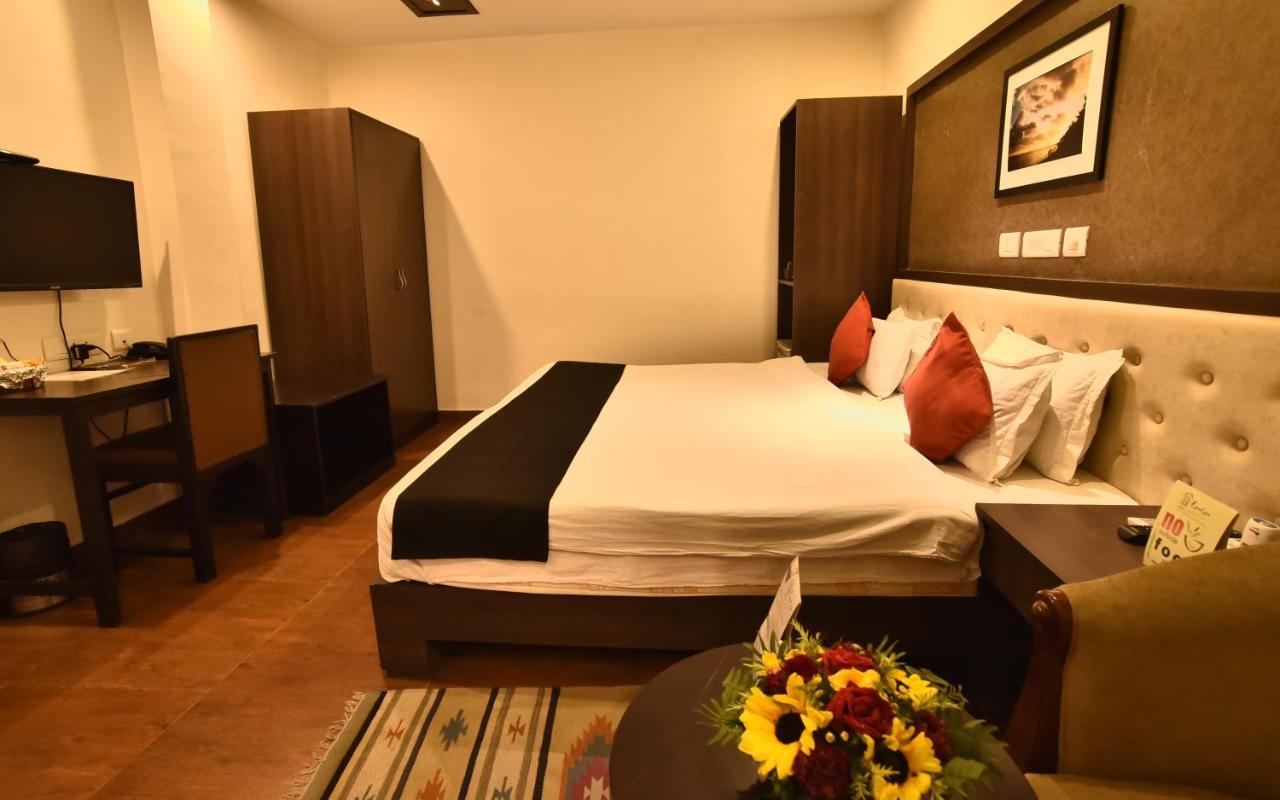Casa Broadway-A Boutique Hotel Колката Екстер'єр фото