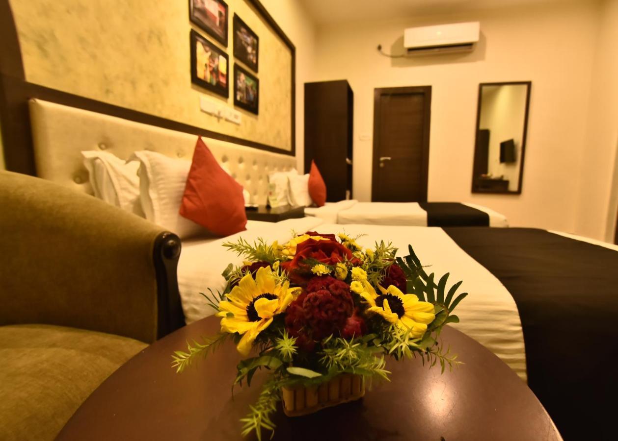 Casa Broadway-A Boutique Hotel Колката Екстер'єр фото